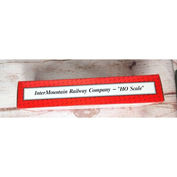 Vintage Inter Mountain Railway Company HO Scale Canadian Pacific Model Train - Picture 6 of 14